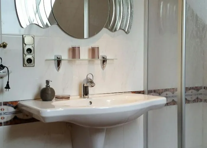 Haus-schiffer-ferienwohnung-lilli 아파트 라우더펜