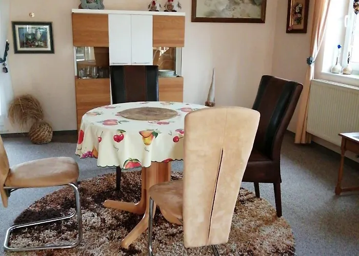 Haus-schiffer-ferienwohnung-lilli 아파트 *